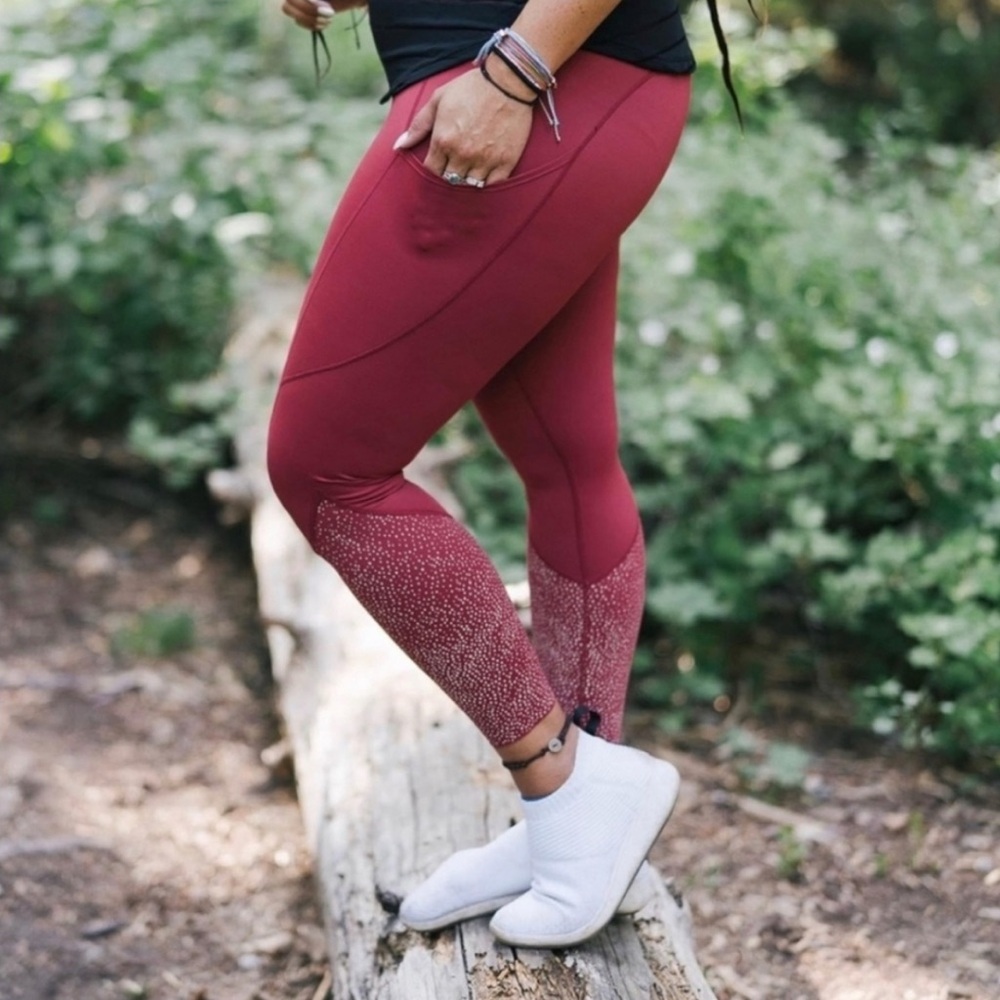 💚 Zyia Active Merlot Pocket Reflective Light n
Luxe 7/8 High Rise Leggings SZ 4